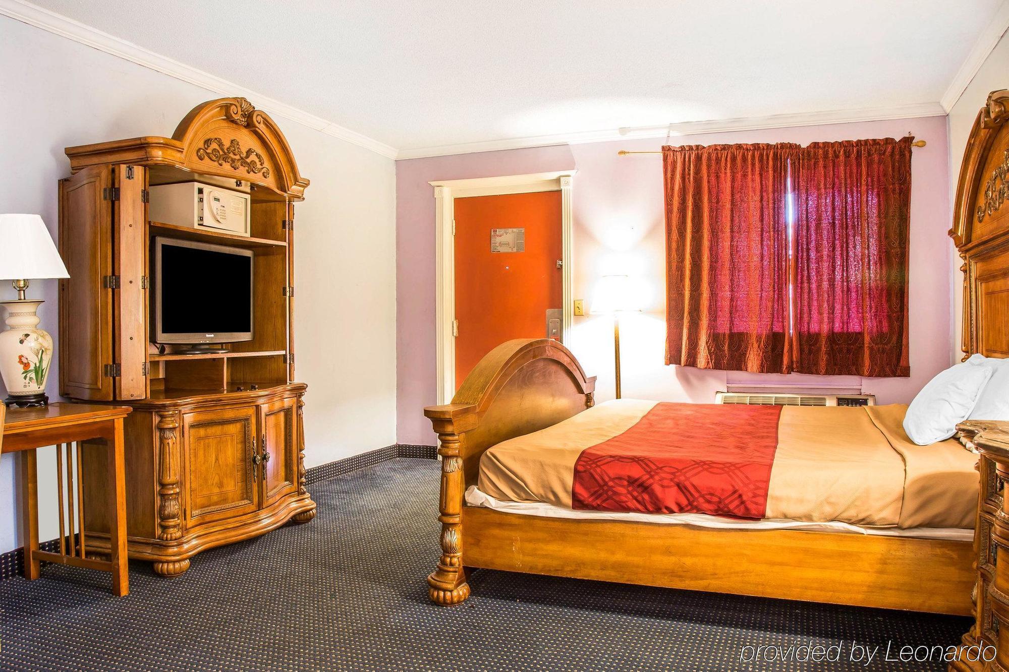Red Carpet Inn Norwalk Exterior foto