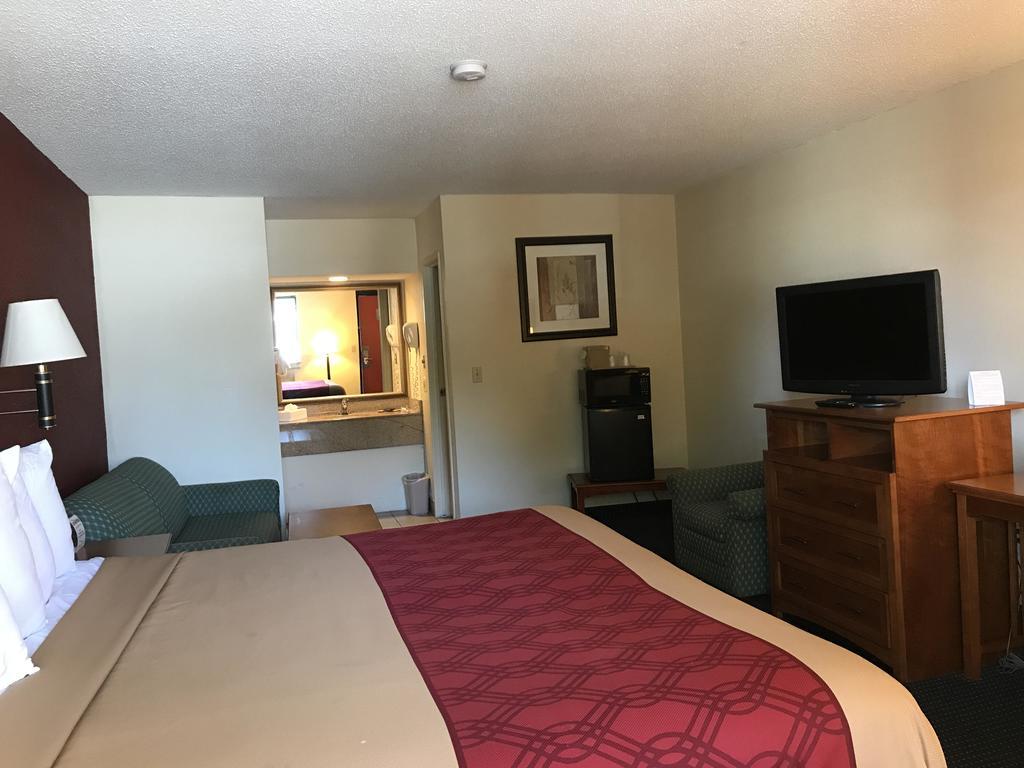Red Carpet Inn Norwalk Exterior foto