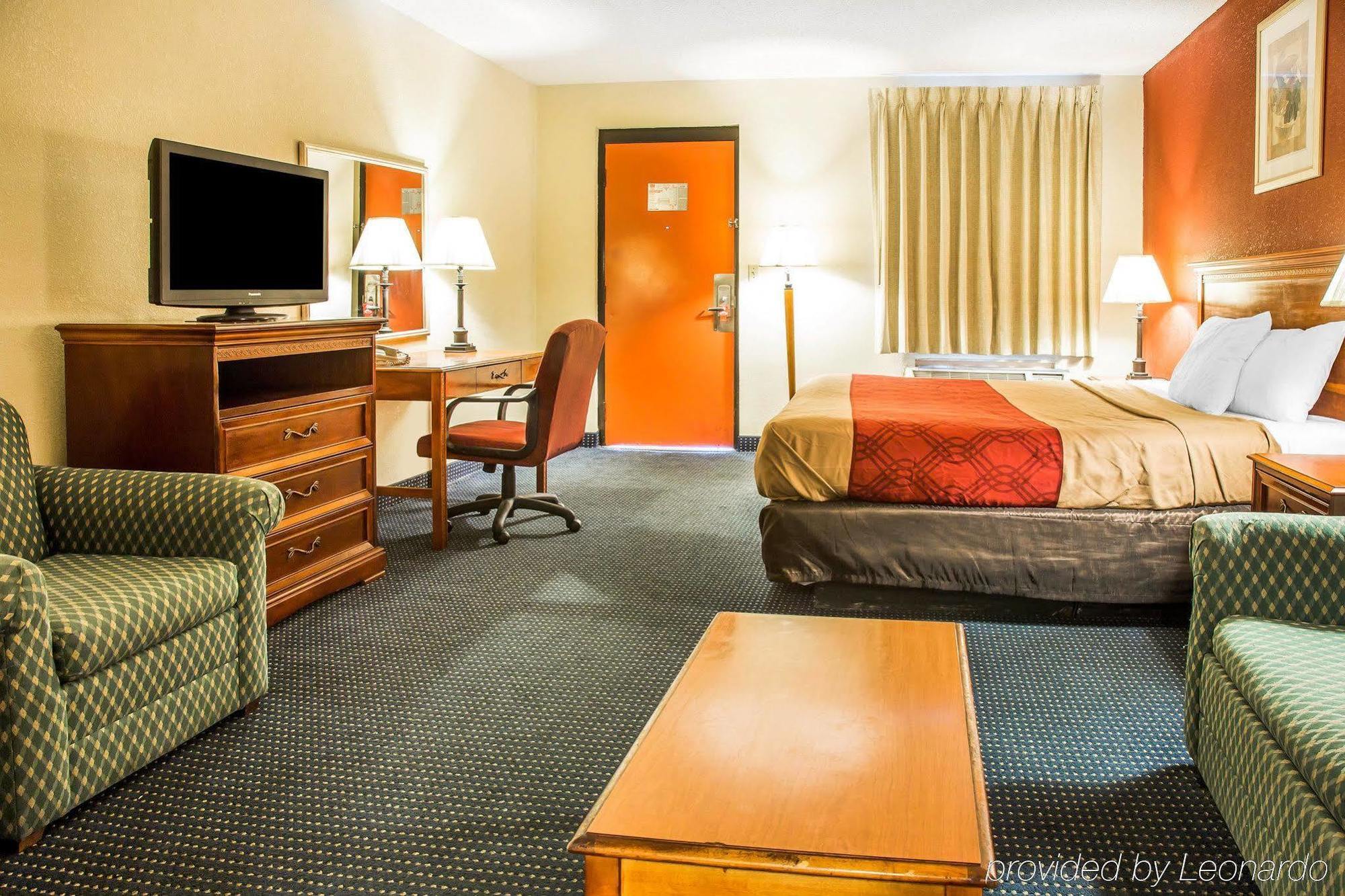 Red Carpet Inn Norwalk Exterior foto
