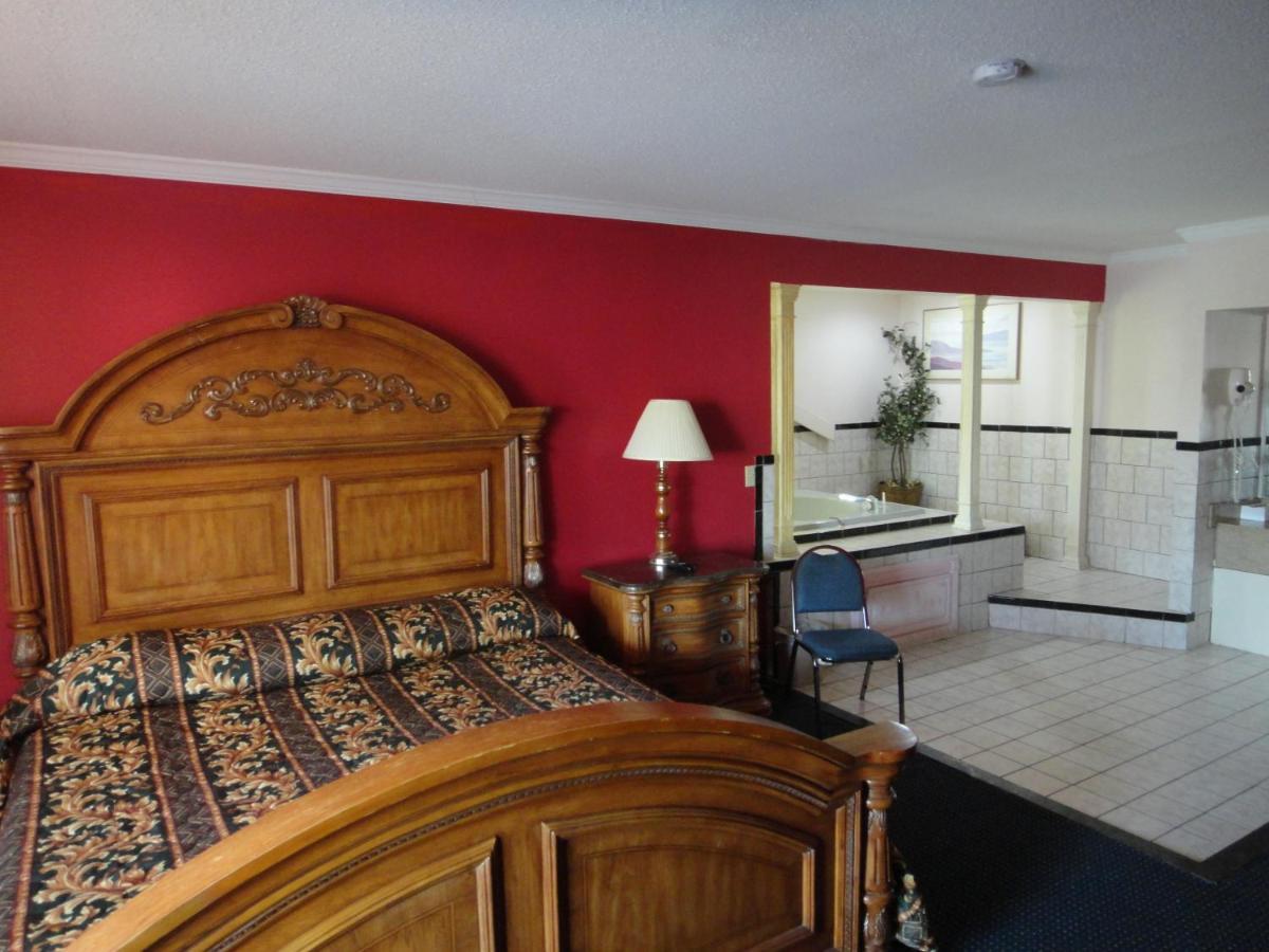Red Carpet Inn Norwalk Exterior foto